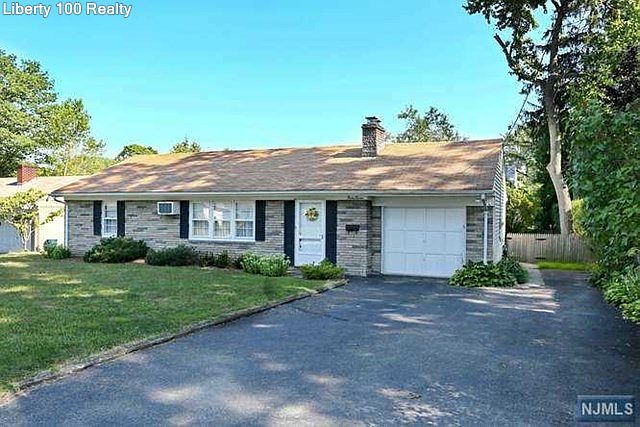 1st image of 47 Canterbury Dr