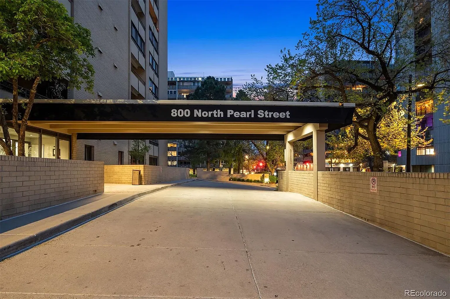 800 N Pearl St — Photo 2
