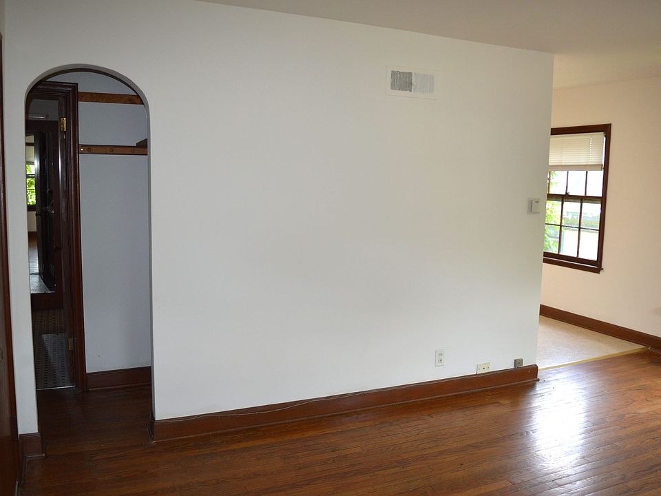 1st image of 821 Jenifer St #2