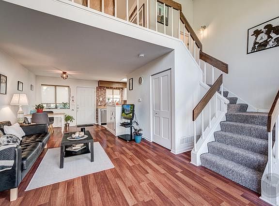 4th image of 1022 Emerald Dr