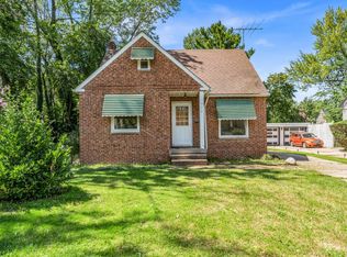 972 Yellowstone Rd, Cleveland Heights, OH 44121