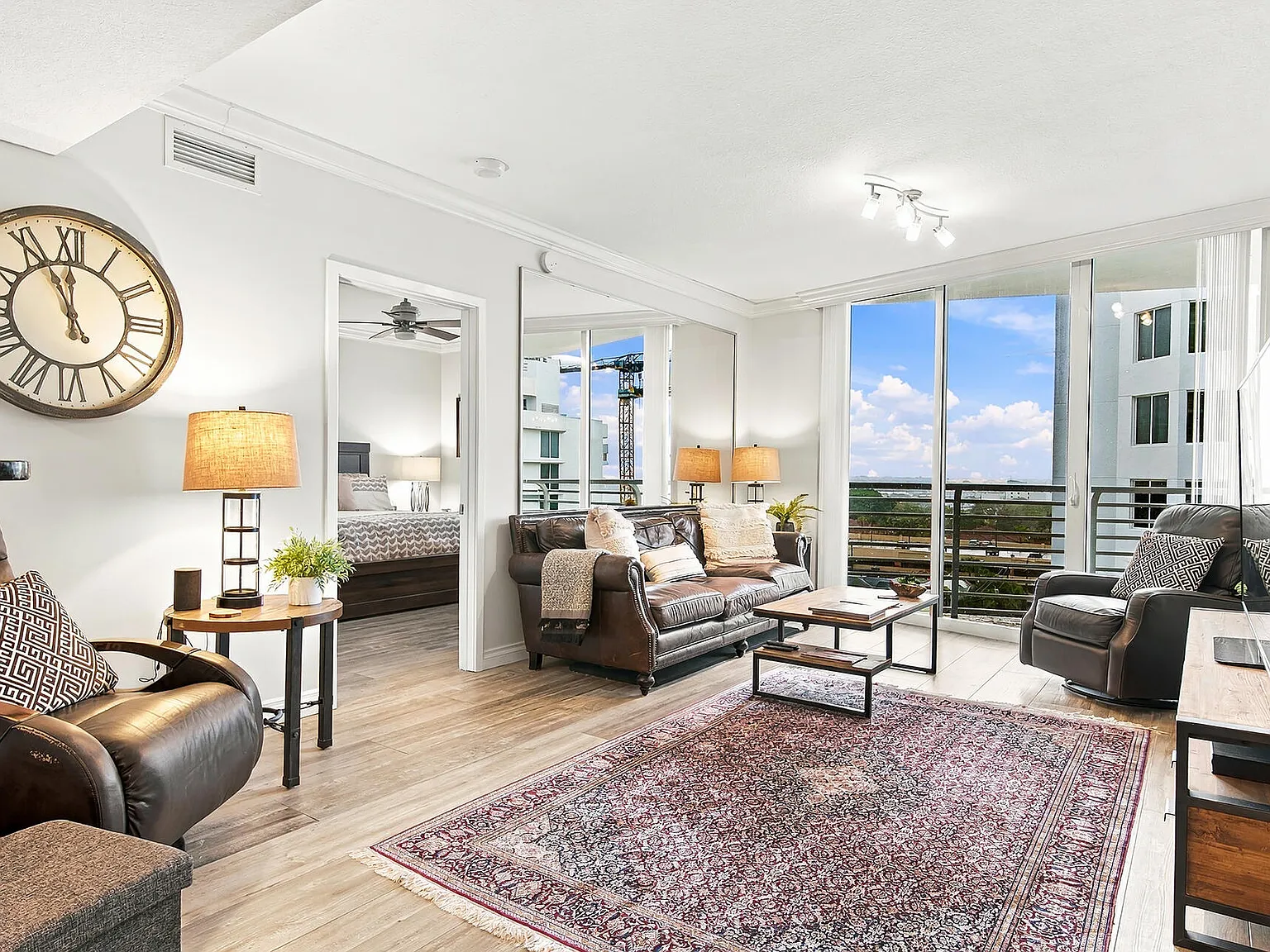 2 bed, 2.0 bath, 1175 sqft, $6,000 — Photo 3