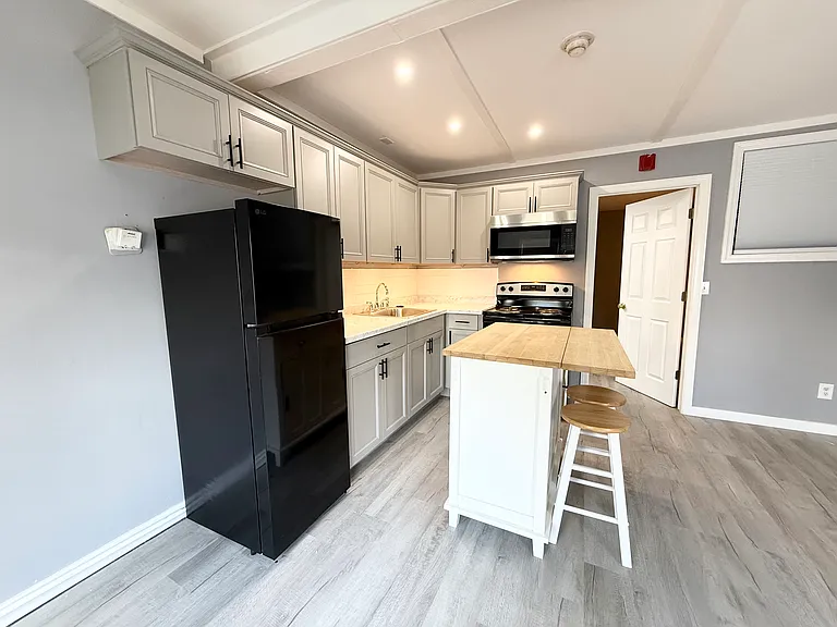 320 S Country Rd #4 — Photo 3