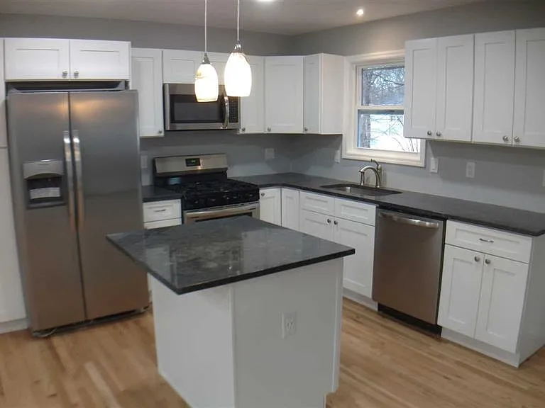 29 Heaney Dr — Photo 4