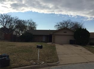 9005 Softwind Ct, Fort Worth, TX 76116