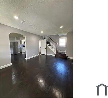 3 bed, $2,500 — Photo 2