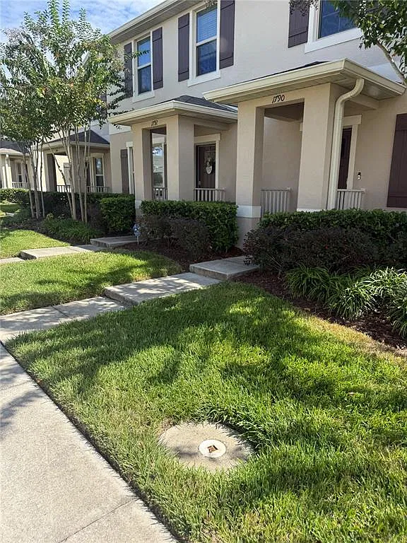3 bed, 2.5 bath, 1569 sqft, $2,400 — Photo 1