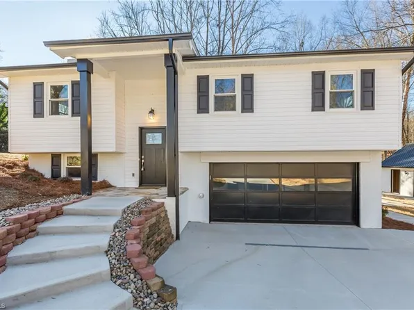 242 Westridge Dr, King, NC 27021