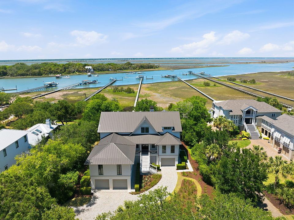 1st image of 17 Waterway Island Dr