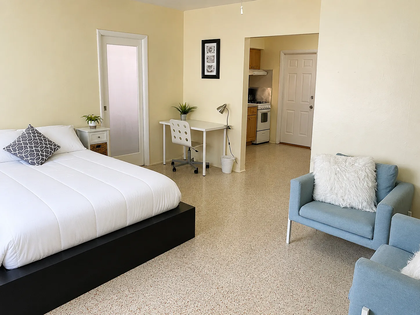 Studio, 500 sqft, $1,649 — Photo 2