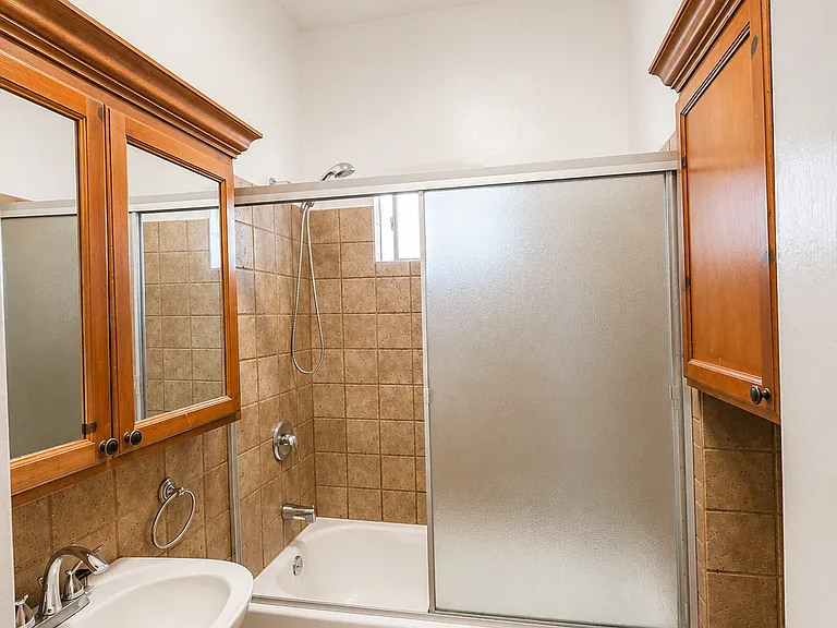 1152 N Kingsley Dr #202 — Photo 6
