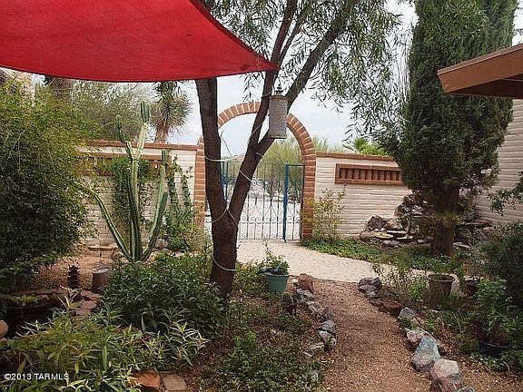 3rd image of 6931 N Camino De Las Brisas