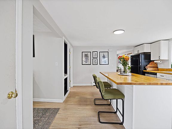 4th image of 22 Raymond Street