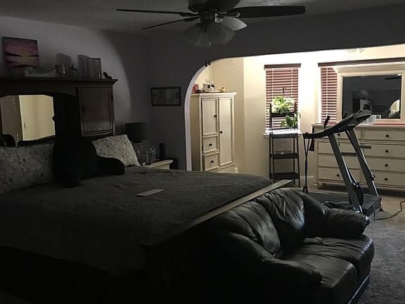 Master Bedroom (pic 1)