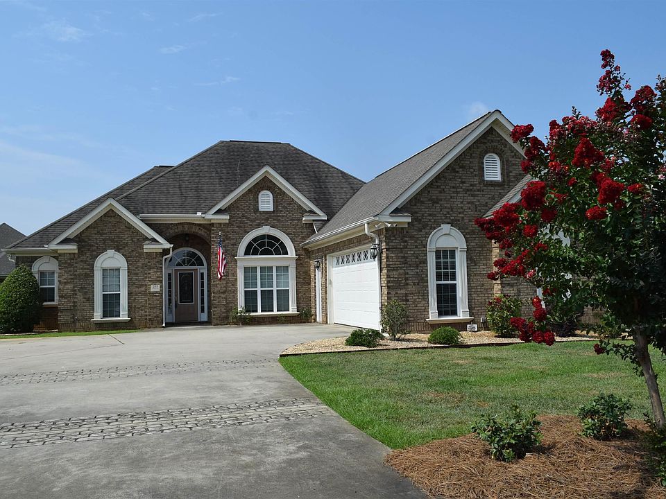 1st image of 203 Pembroke Poin