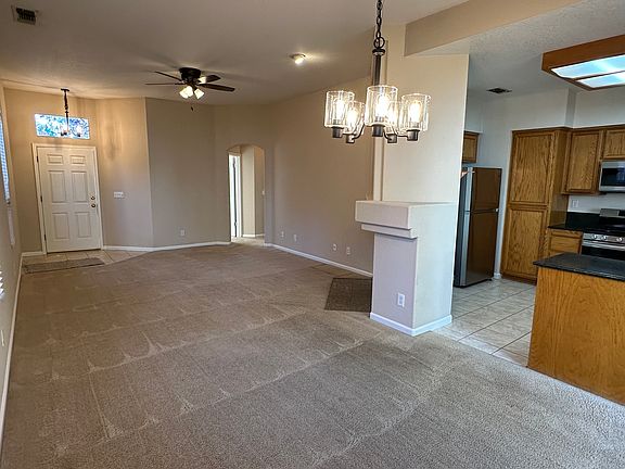 4th image of 1728 Evergreen Dr