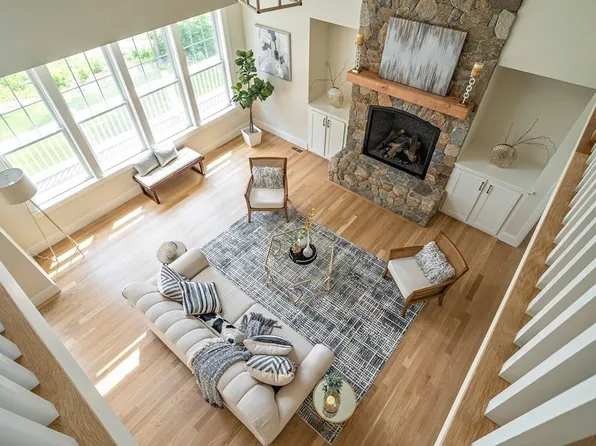 390 Country Club Way, Kingston, MA 02364