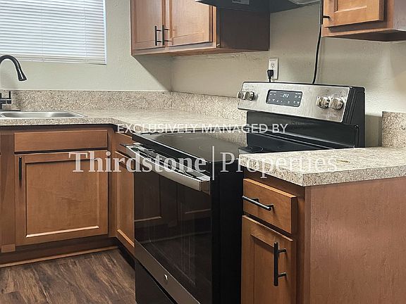 3rd image of 68 W 35th St