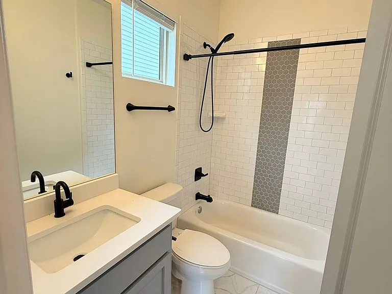 1327 N. Bronough St. — Photo 23