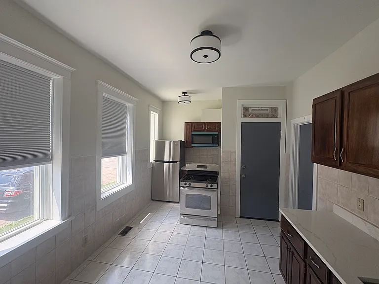 6207 S Bishop St #F1 — Photo 2