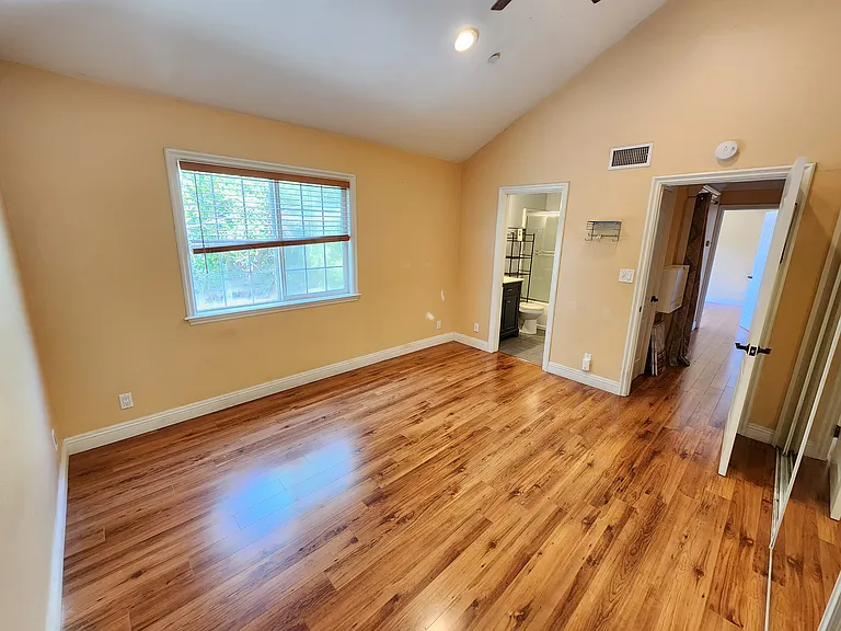 620 W Doran St #7 — Photo 10