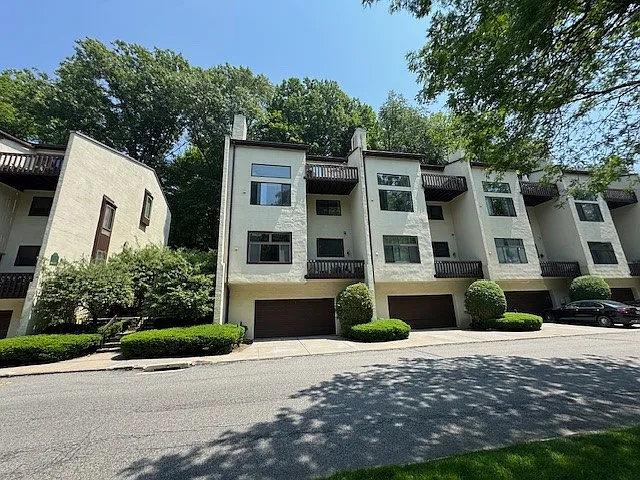 352 N Greeley Ave — Photo 15