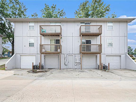 3rd image of 1312 NW Valley Woods Ct