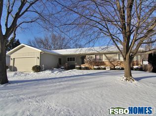2816 Falcon Dr NE, Cedar Rapids, IA 52402