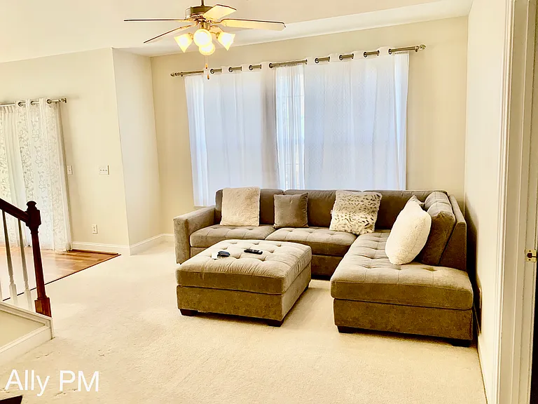 1052 Glenwood Station Ln #1 — Photo 2