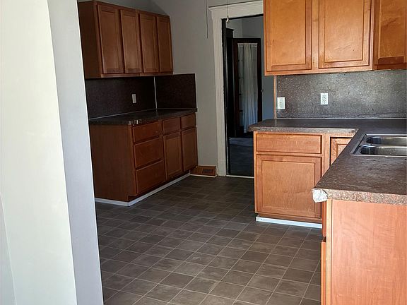 3rd image of 1214 Root St