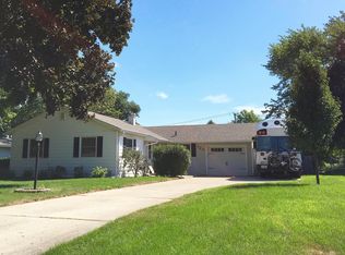 120 Oaklawn Ave, Oswego, IL