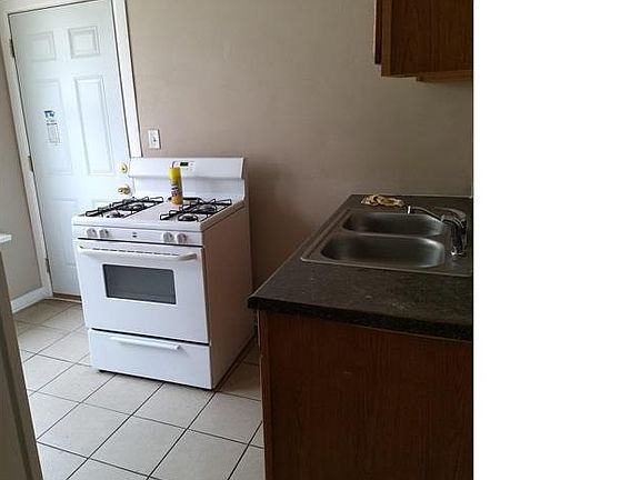 5th image of 5040 W Congress Pkwy #2