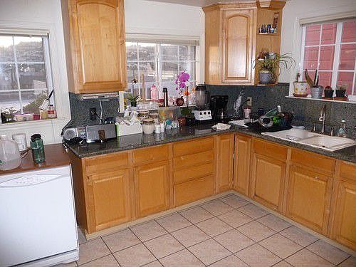 2nd image of 374 London St