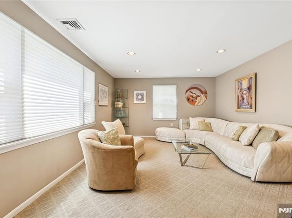 478 W Englewood Ave, Teaneck, NJ 07666