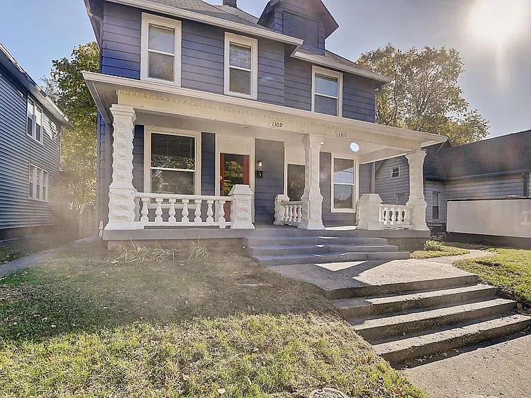 1309 Wright St — Photo 2
