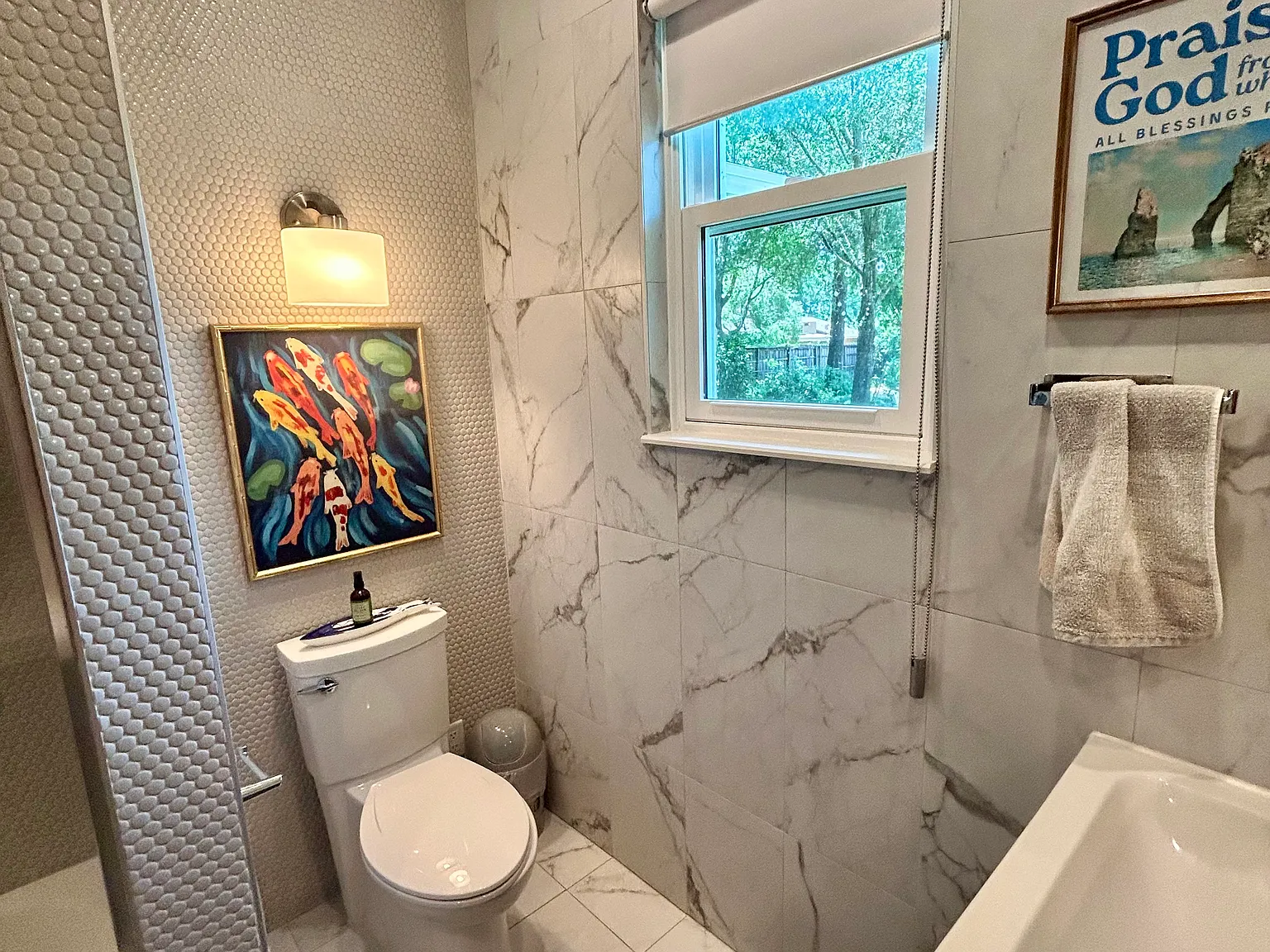3 bed, 2400 sqft, $3,945 — Photo 3