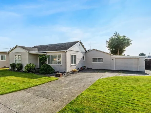 1977 11th St, Arcata, CA 95521