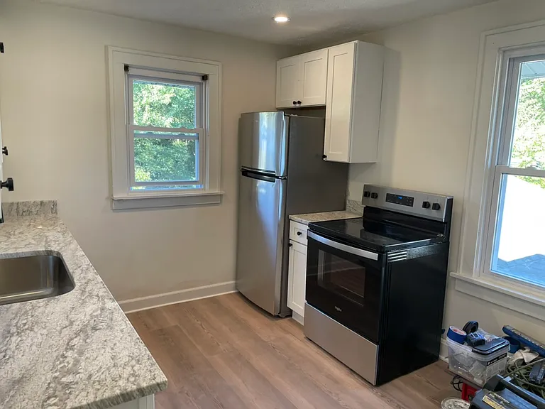 203 1/2 E Hamtramck St #4 — Photo 2