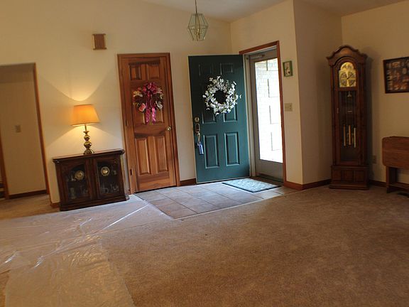 3rd image of 253 Lynwood Ln
