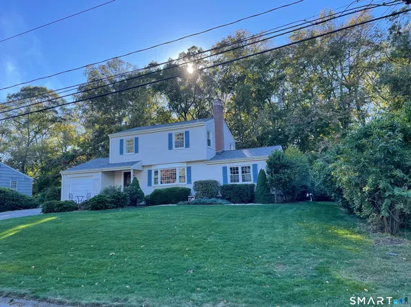 23 Oakwood Drive, Ledyard, CT 06335