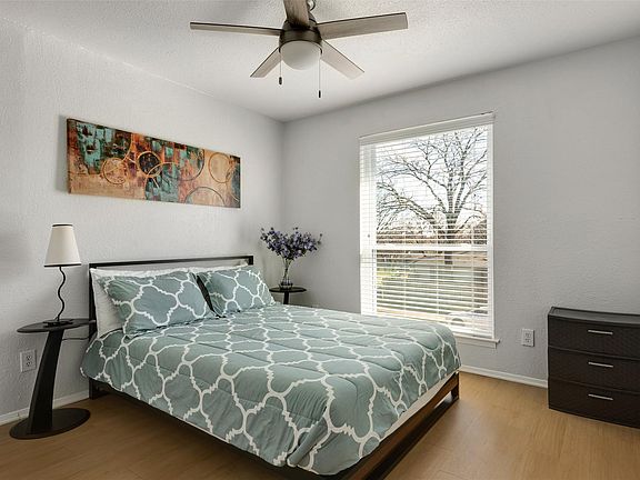 5th image of 2401 Manor Rd APT 209