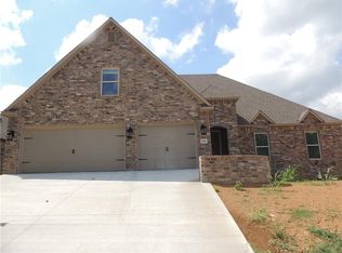 6606 W Cambridge Ave, Cave Springs, AR 72718