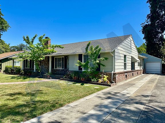 3rd image of 930 W Mariposa Ave