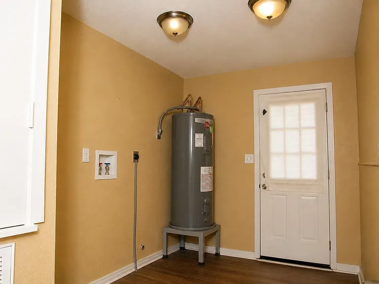 520 McKee St — Photo 16
