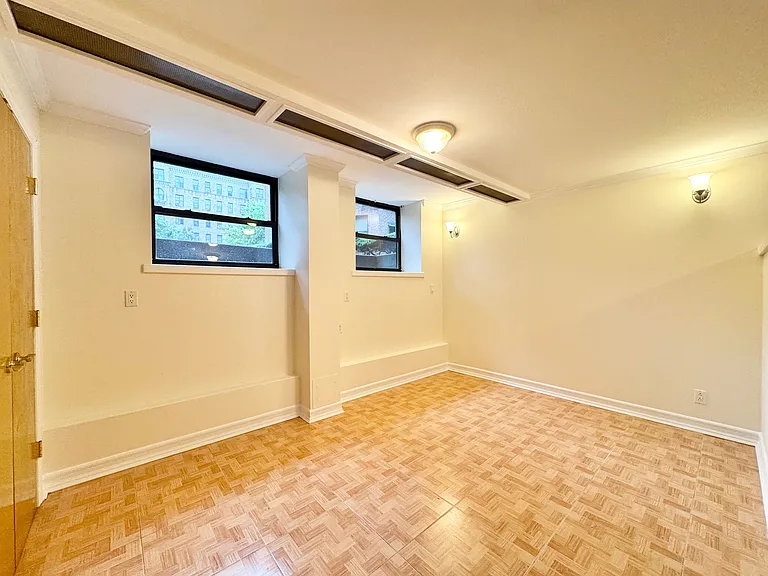 36-40 Bowne St #1B — Photo 7