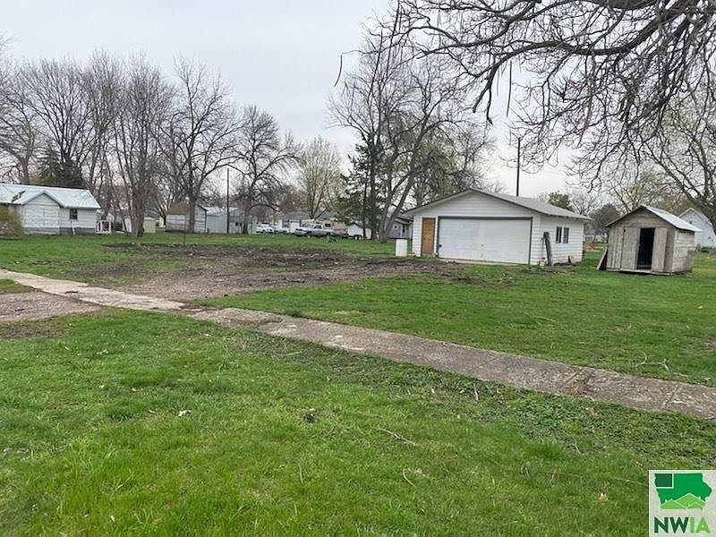 2nd image of 1117 4th St