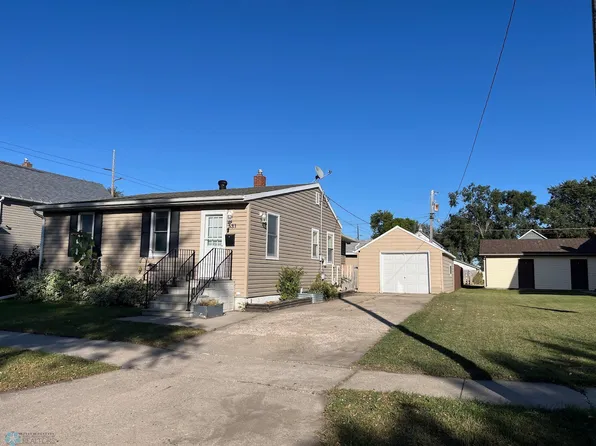 531 21st St N, Fargo, ND 58102