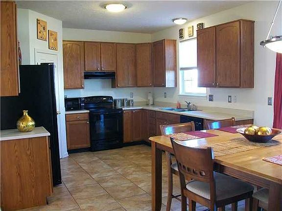 3rd image of 2202 Fairweather Dr