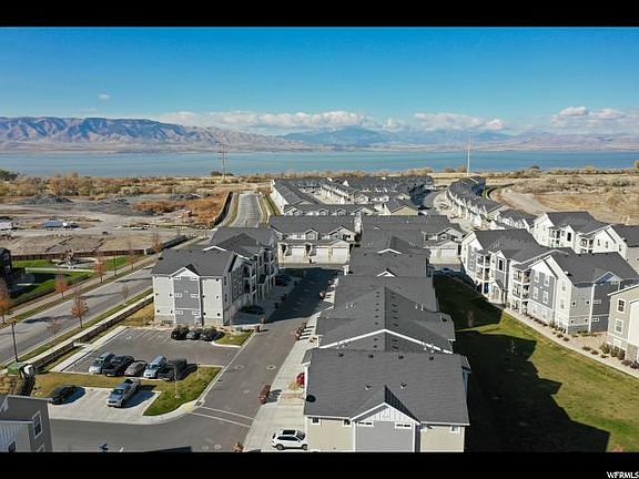 2nd image of 615 N Sun Peak Dr