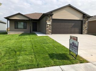 2112 E 35th Street Dr, Kearney, NE 68847